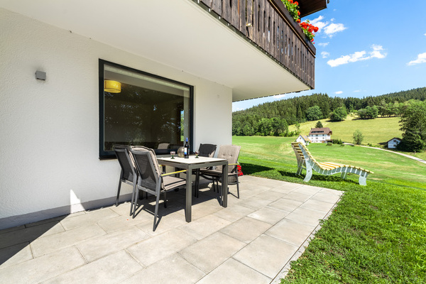 Terrasse mit Gartenm�bel